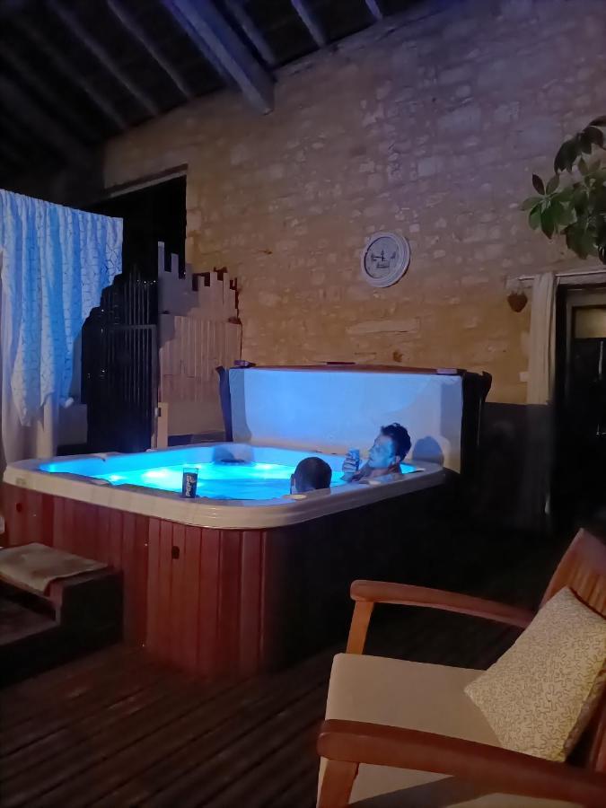 La Grange Des Anges Villa Blanc  ภายนอก รูปภาพ